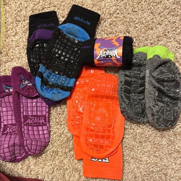 Kids Non-Slip Socks Trampoline Park - Multi-Color Pack - Picture 1 of 2